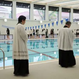 プール開きが行われました。