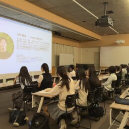 高校ISGで、「共創デザイン×テクノロジーによる、DE&I社会の実現に向けて」というテーマでプログラムを実施しました。